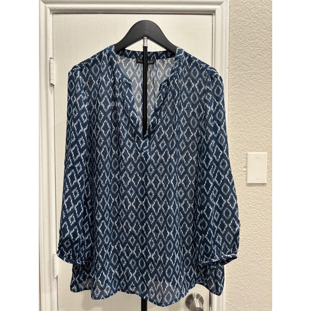 Banana Republic Womens Medium Navy Blue White Ikat Diamond V-Neck Blouse Top